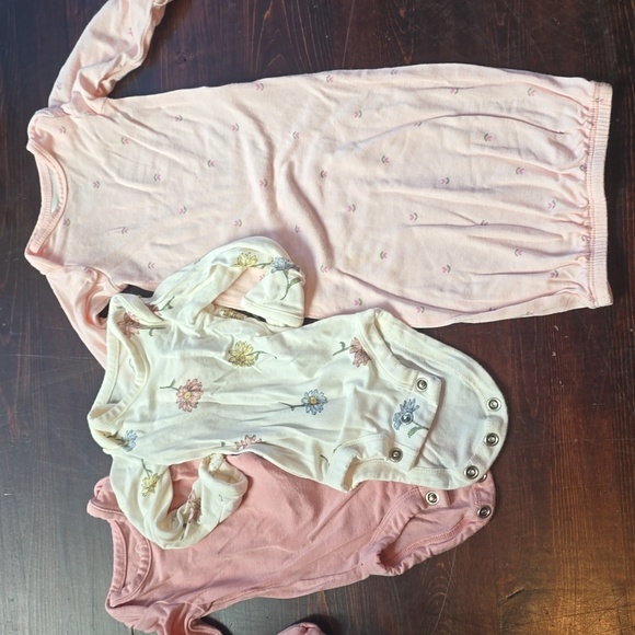 Carter's Other - ​Carter's & PurelySoft Preemie (0M) Bodysuit & Gown Bundle (3 Items)